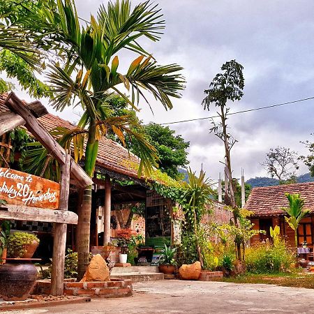 Highway 20 Homestay Phong Nha Esterno foto